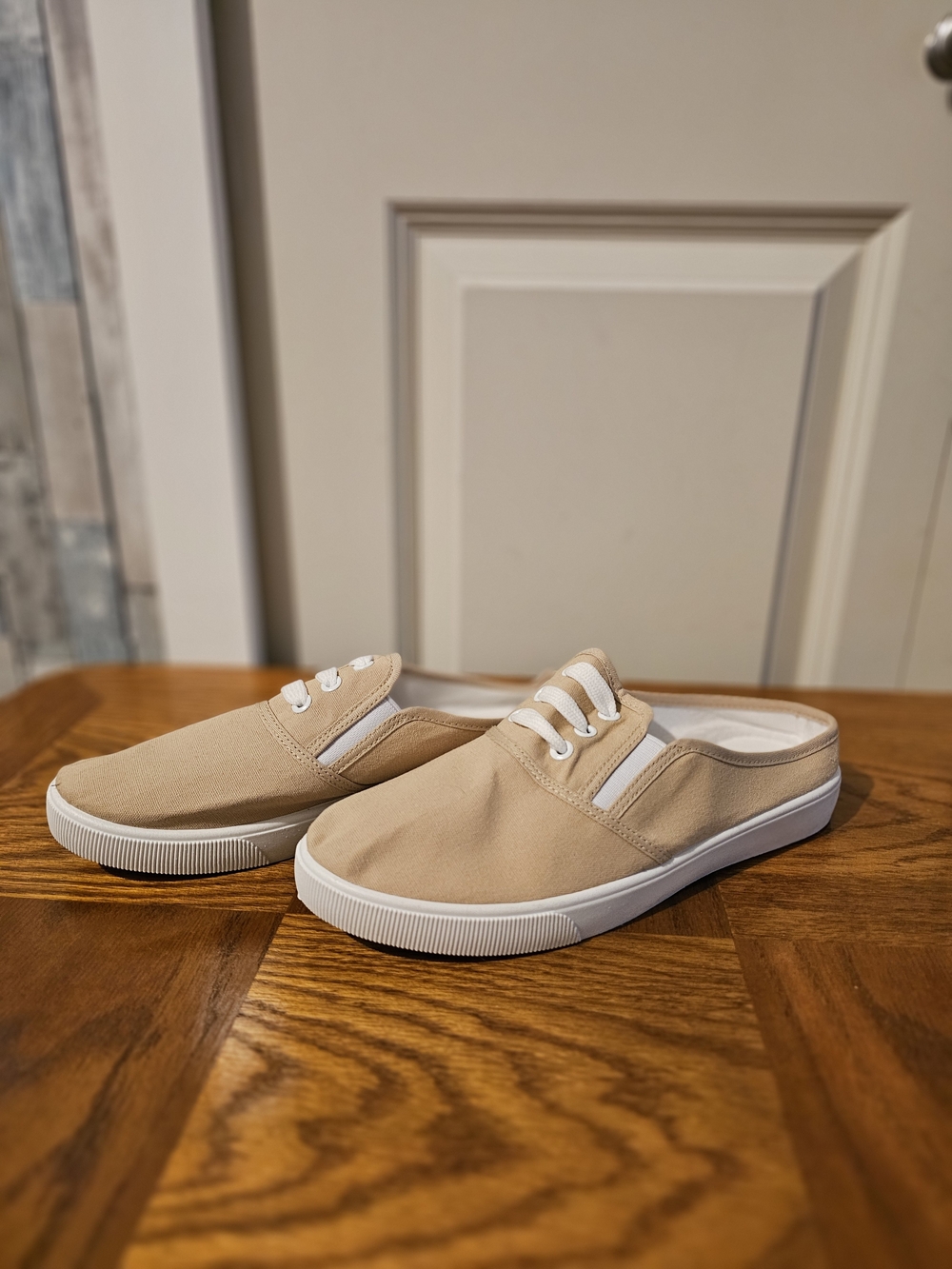 Beige Slip-On Canvas Sneakers with White Trim Sz8